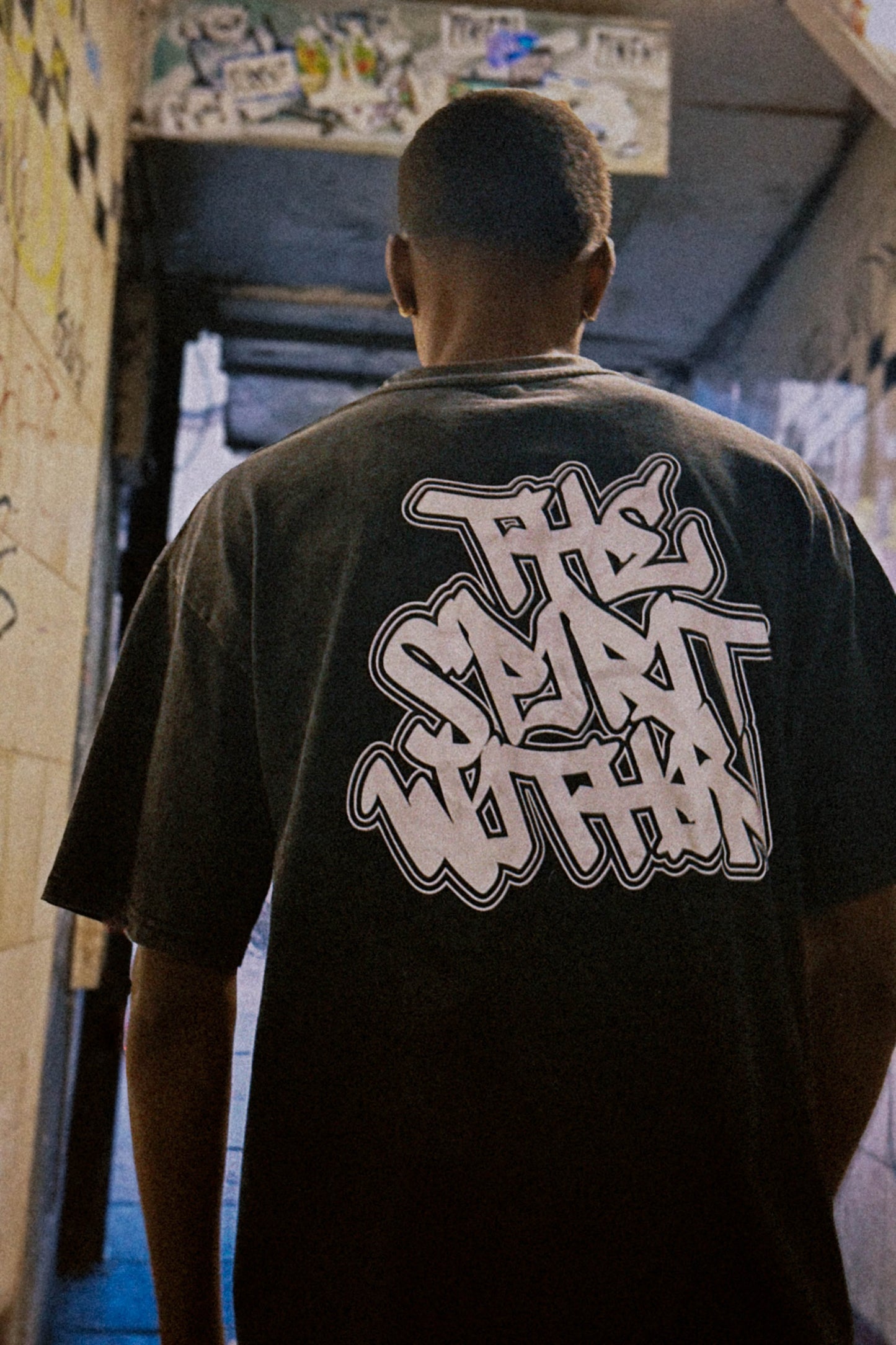 BLACK ACID-WASH MURAL TEE (OVERSIZED)