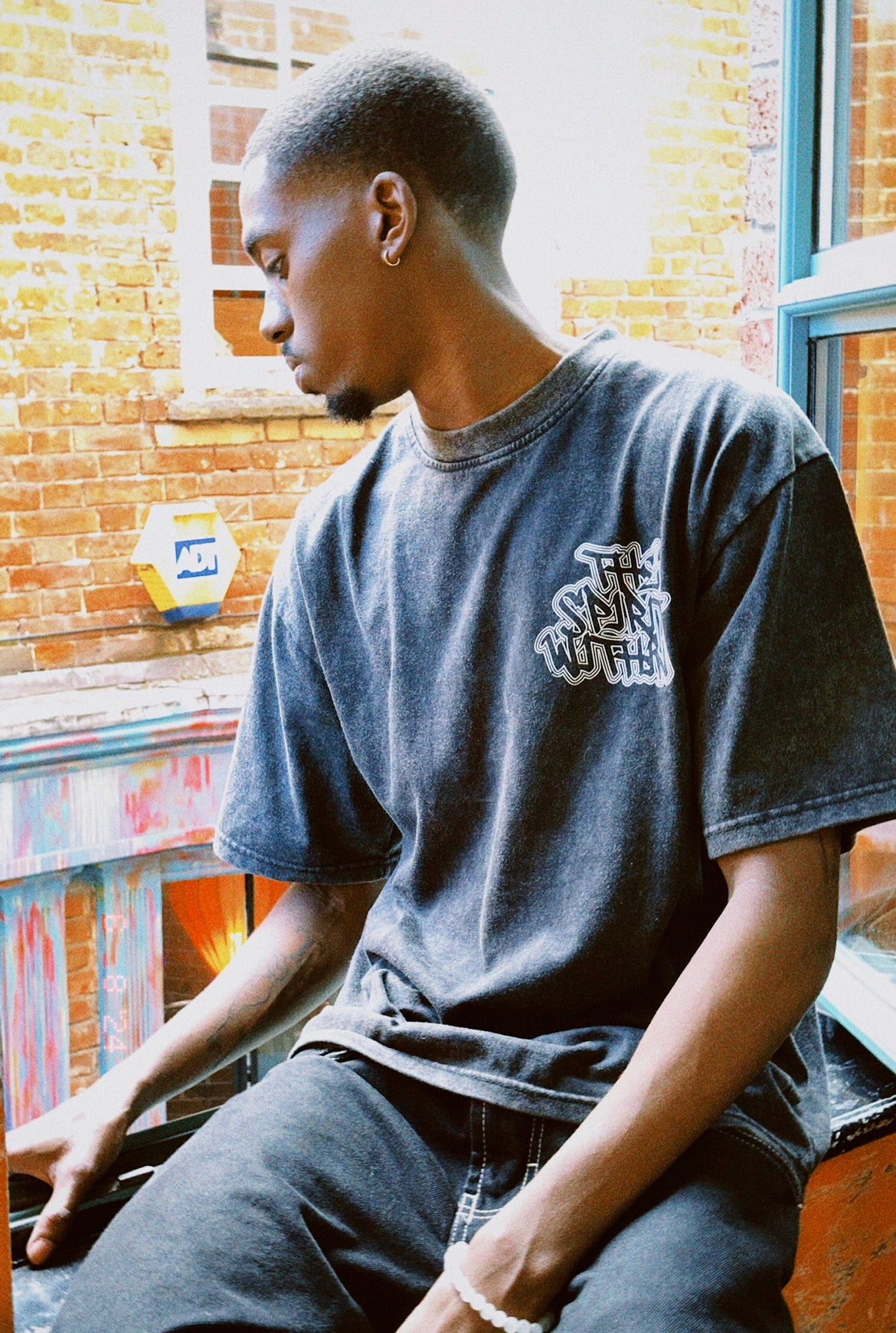 BLACK ACID-WASH MURAL TEE (OVERSIZED)